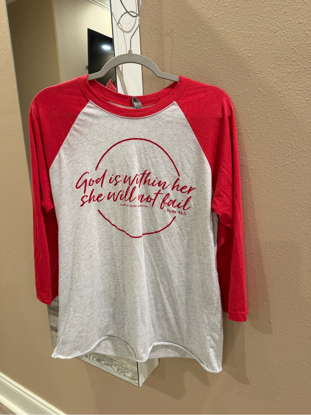 Source Unknown Red & White Raglan Long Sleeve Graphic Tee
